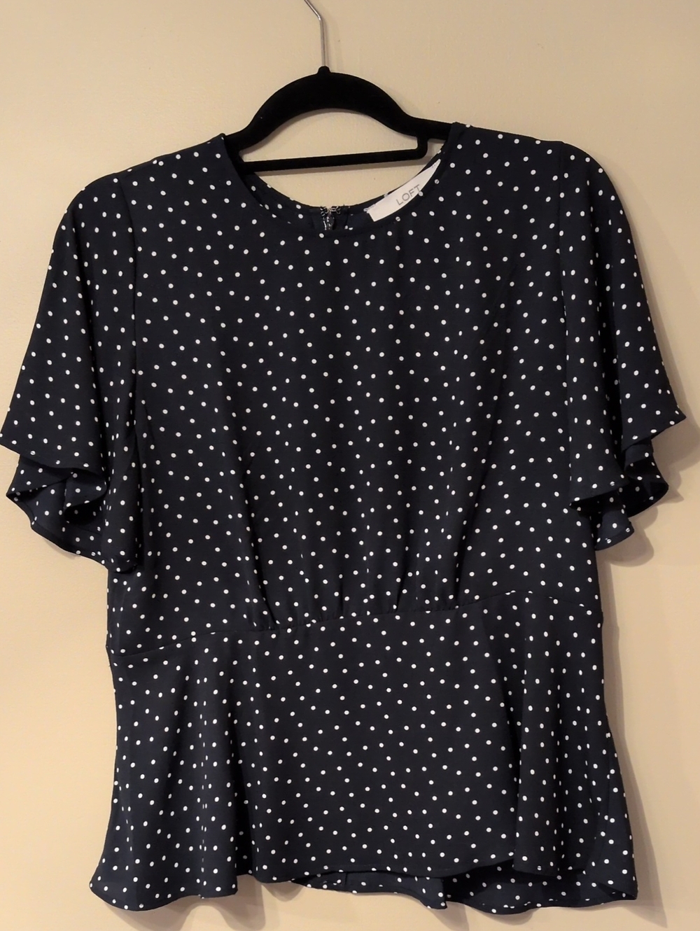 New With Tags LOFT Navy White Polka Dot Flutter Sleeve Peplum Blouse Size 6